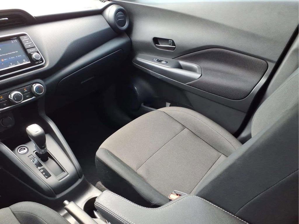 Used 2025 Nissan Kicks Play S image 12