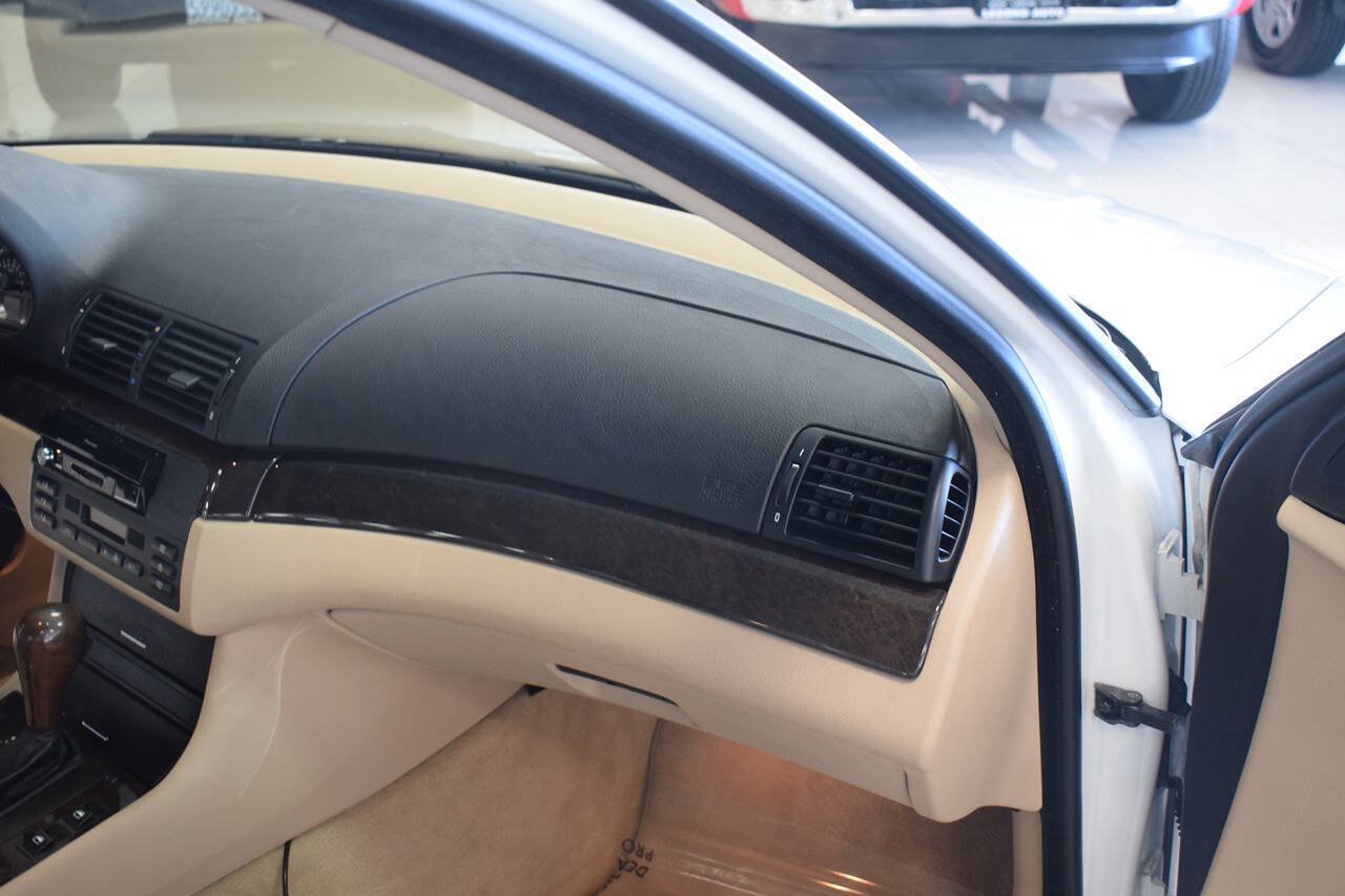 Used 2000 BMW 323i Sedan RWD image 25