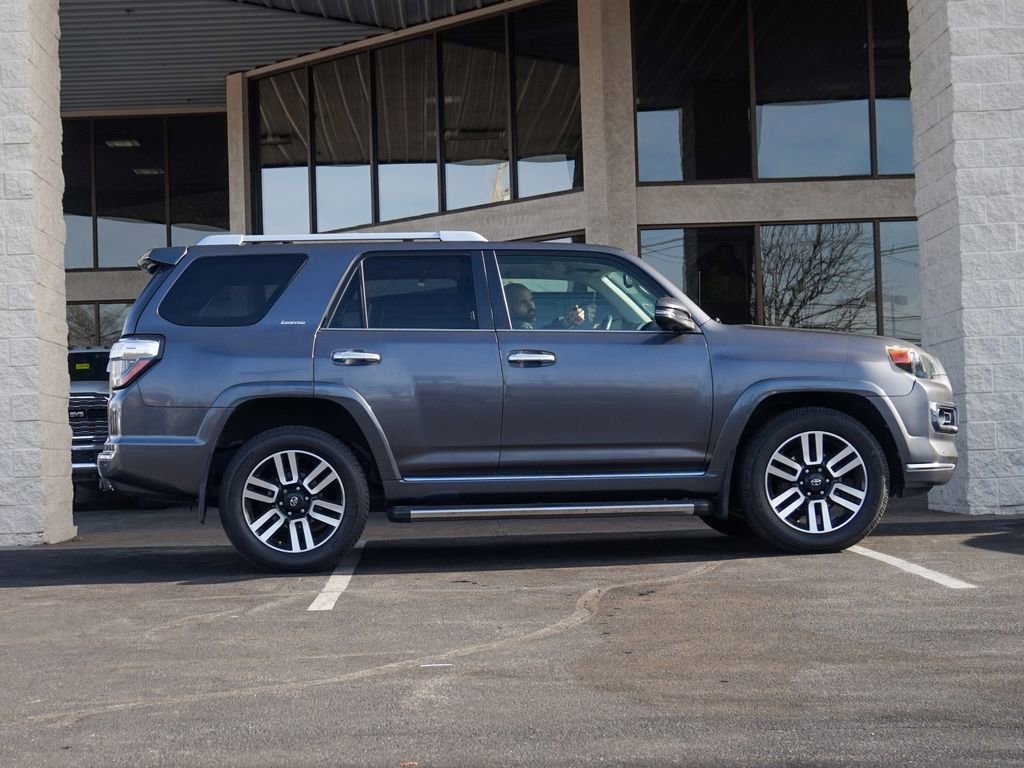 Used 2018 Toyota 4Runner Limited AWD/4WD image 2