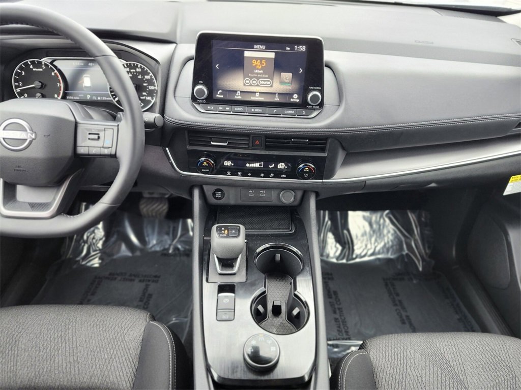 Used 2025 Nissan Rogue SV image 12