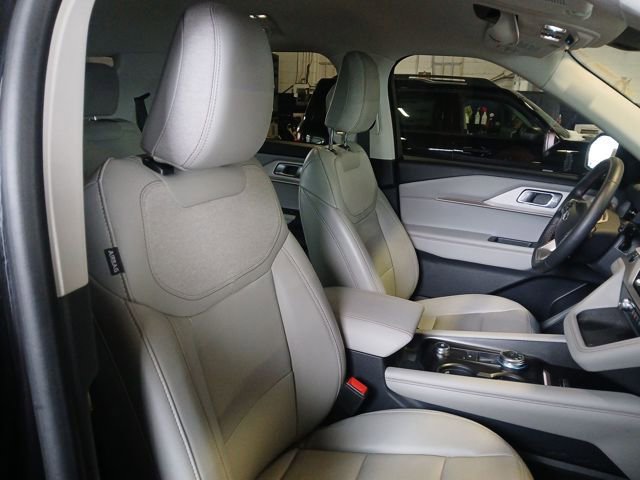 Used 2025 Ford Explorer Active w/ Active Comfort Package image 56
