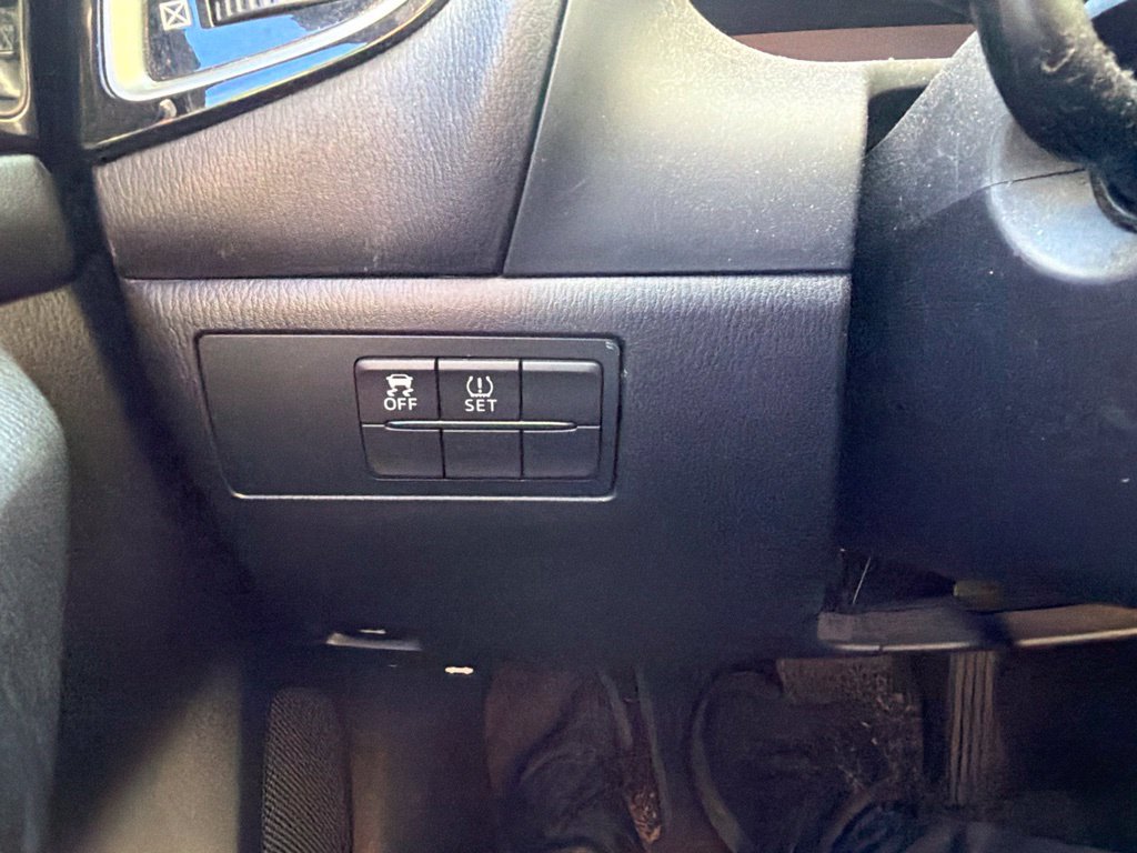 Used 2014 MAZDA MAZDA3 i Sport FWD image 16