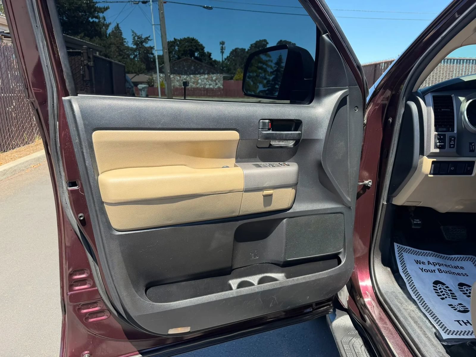 Used 2013 Toyota Sequoia SR5 AWD/4WD image 9
