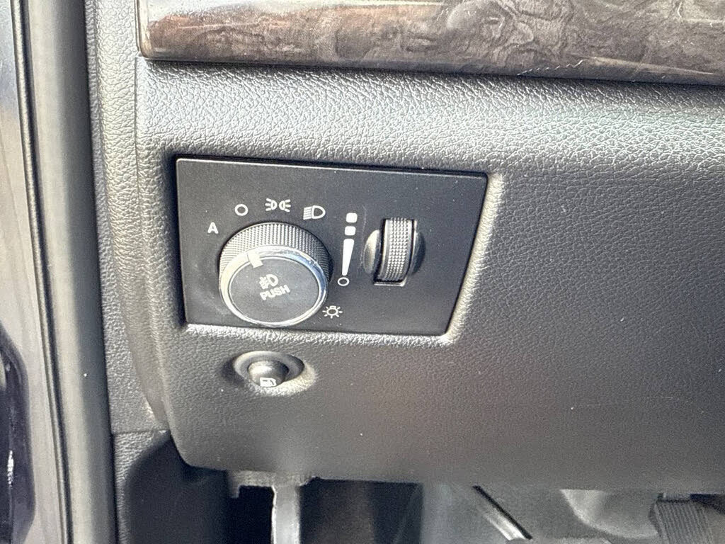 Used 2013 Jeep Grand Cherokee Laredo AWD/4WD image 24