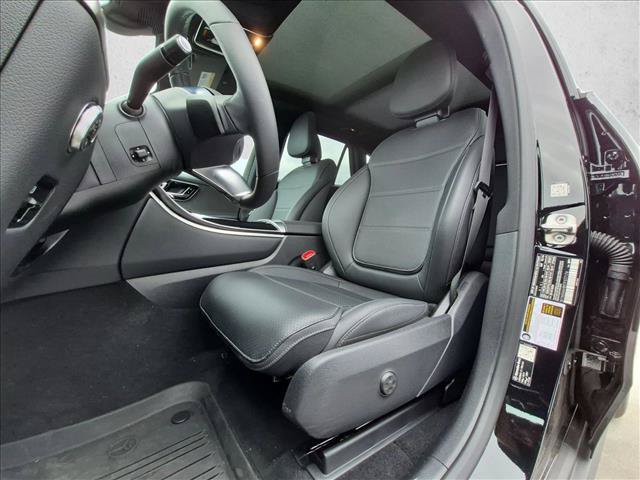 Used 2026 Mercedes-Benz GLC 300 4MATIC image 3