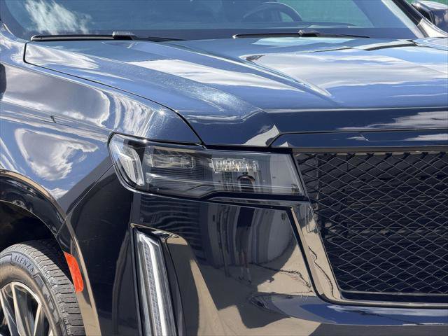 Used 2023 Cadillac Escalade ESV Sport AWD/4WD image 12