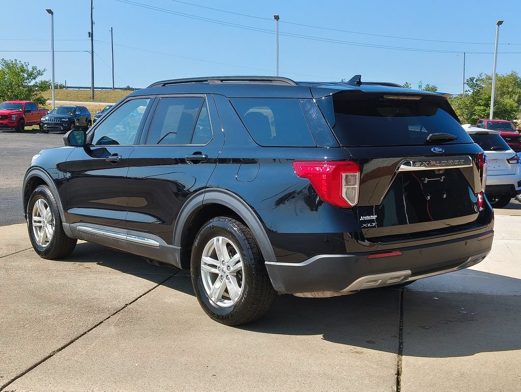 Used 2020 Ford Explorer XLT w/ Equipment Group 202A AWD/4WD image 19