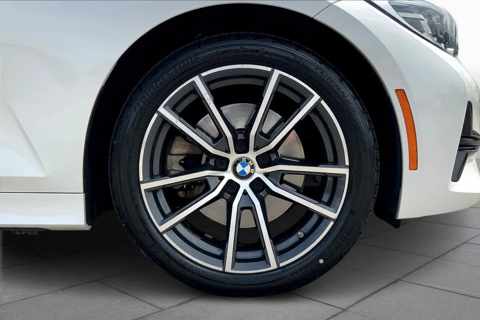 Used 2021 BMW 330i Sedan w/ Convenience Package RWD image 11