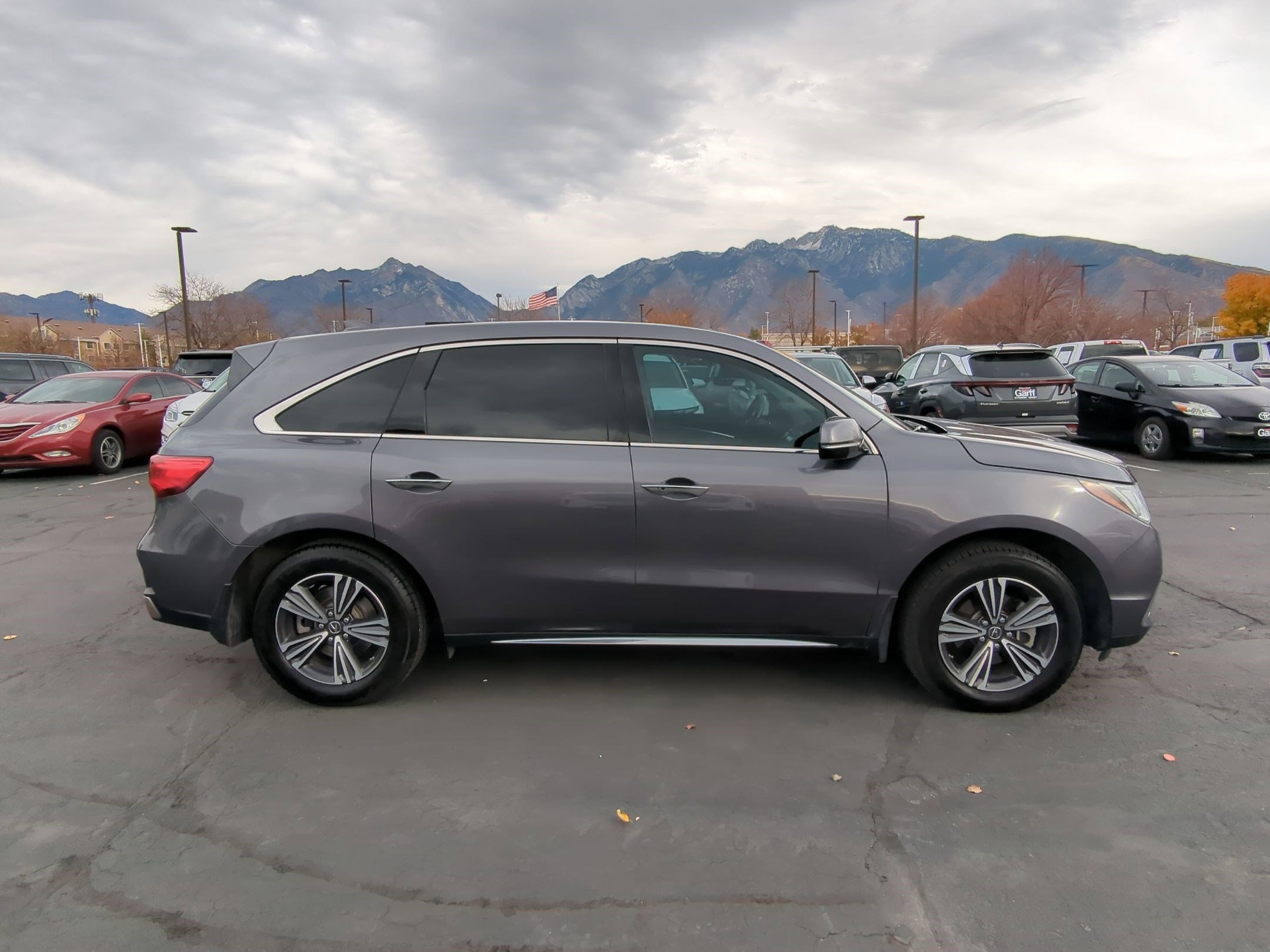 Used 2018 Acura MDX FWD image 2