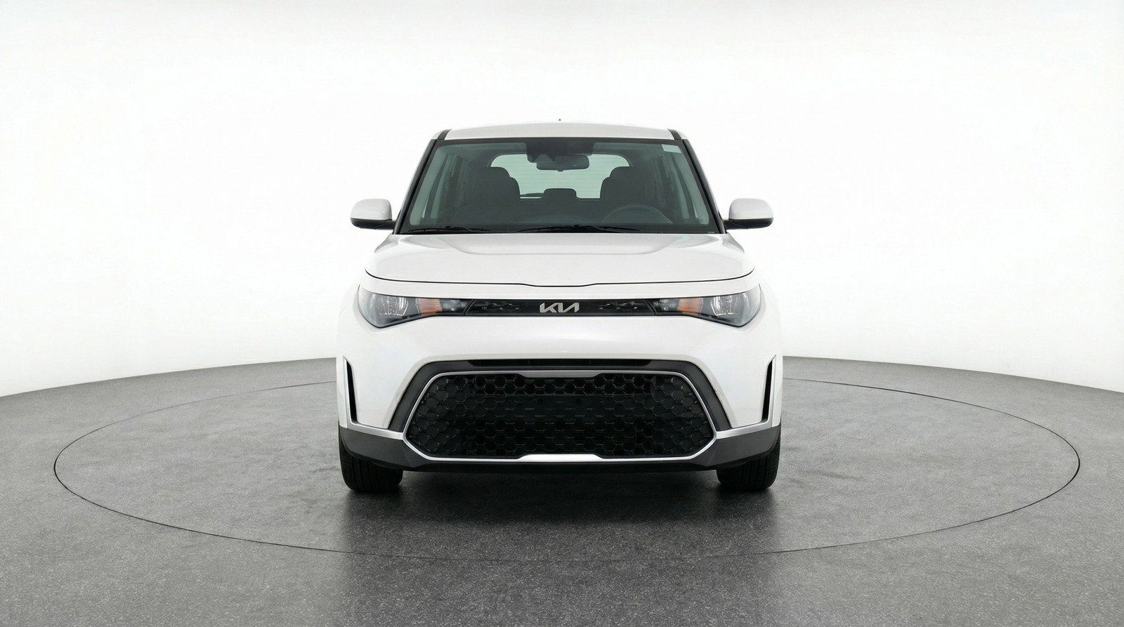 Used 2025 Kia Soul LX w/ LX Technology Package FWD image 2
