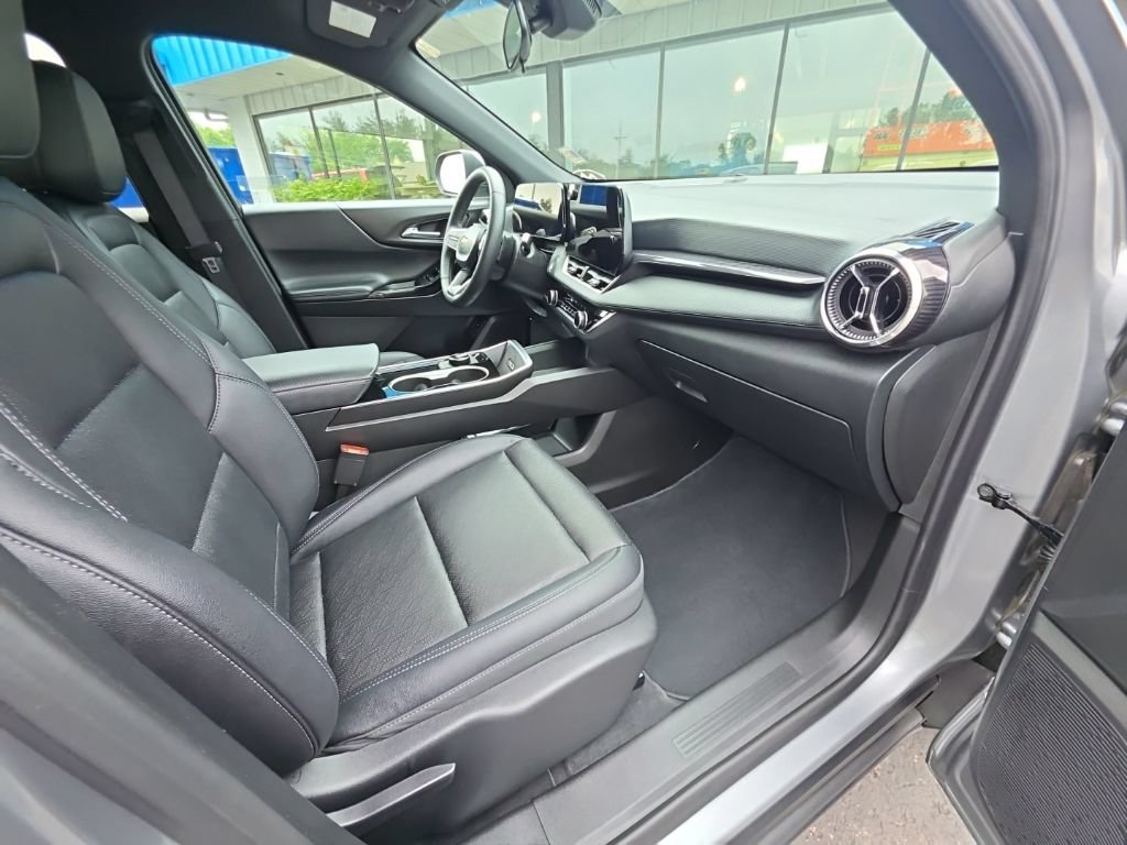 Used 2026 Chevrolet Equinox LT w/ Convenience Package II AWD/4WD image 18
