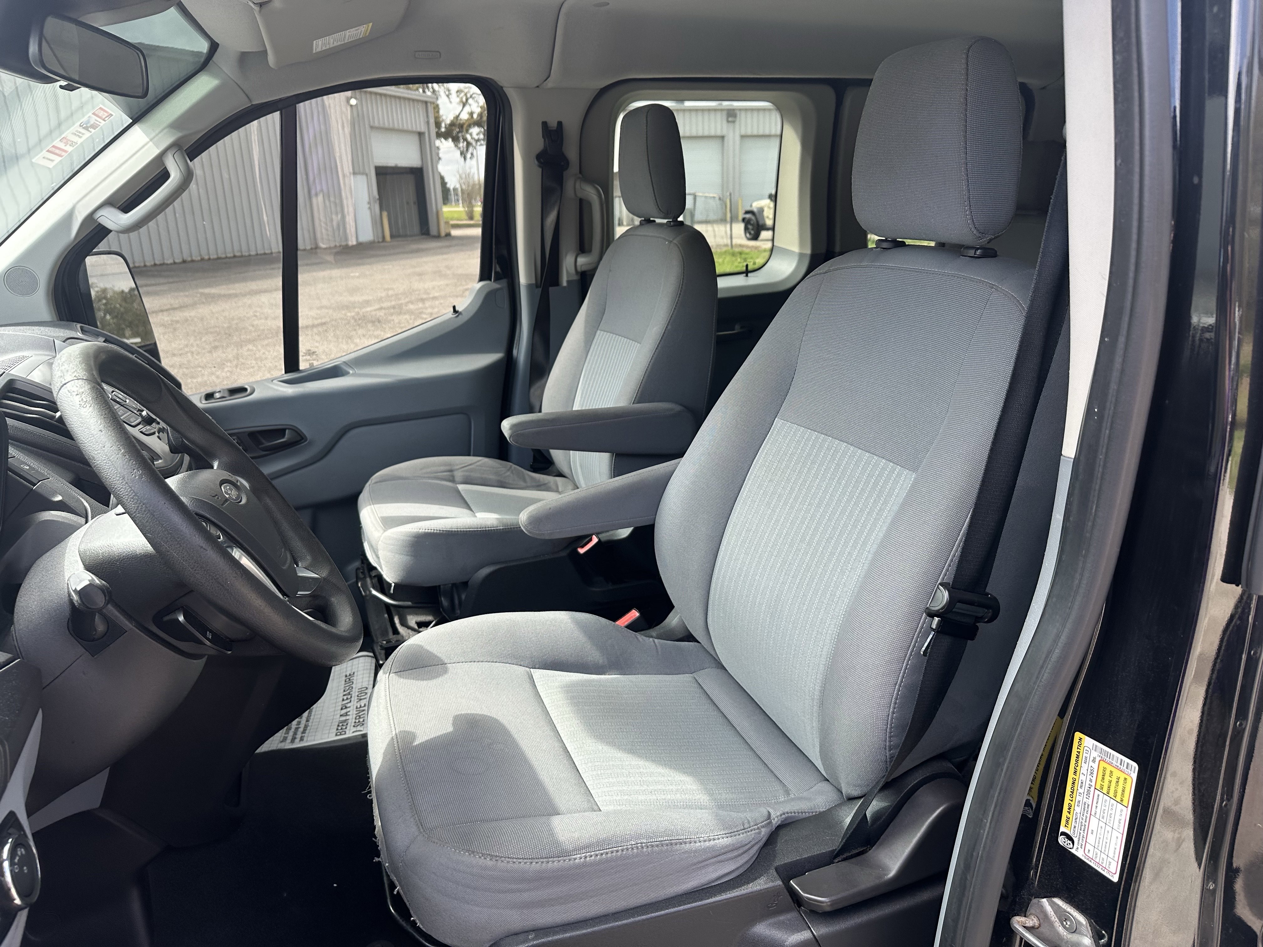 Used 2017 Ford Transit 350 XLT image 10