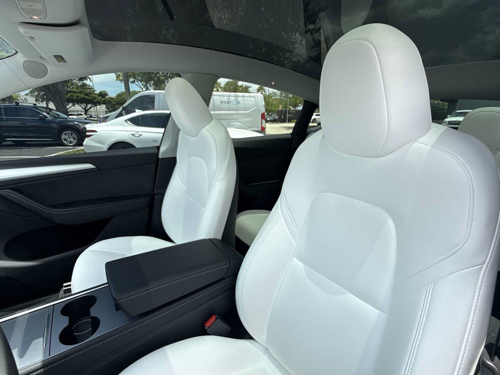 Used 2025 Tesla Model Y Performance AWD/4WD image 19