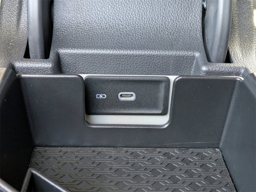 Used 2023 Volkswagen Jetta SE image 29