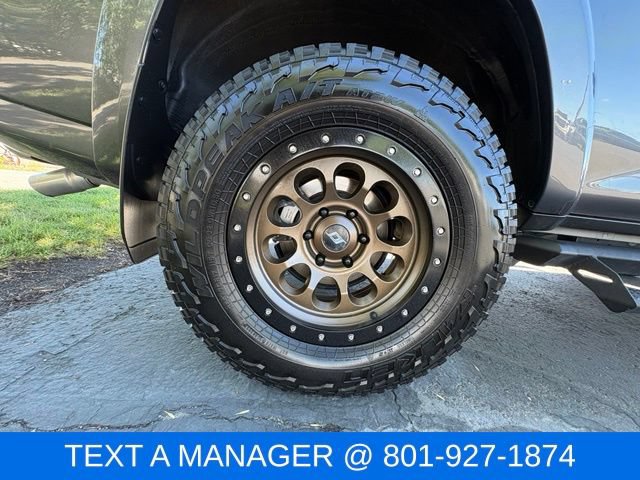 Used 2020 Toyota 4Runner TRD Off-Road Premium w/ Moonroof Package AWD/4WD image 12