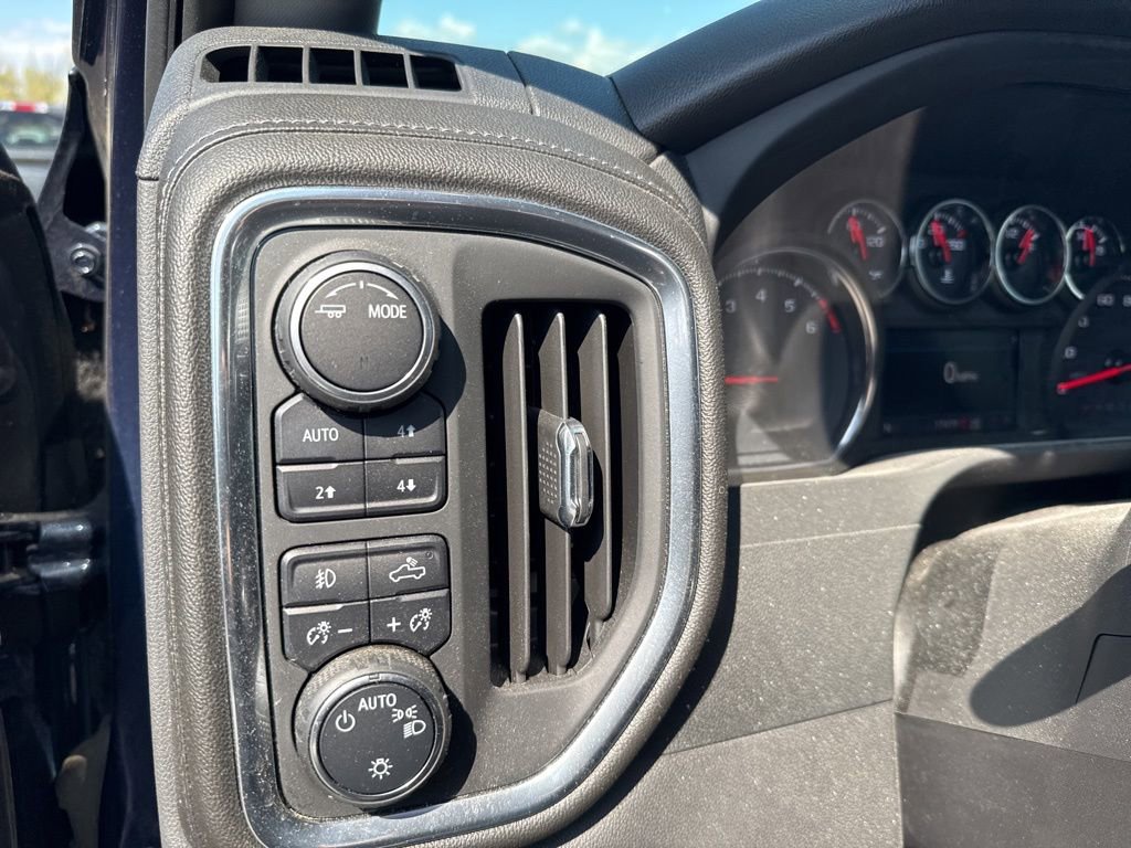 Used 2022 Chevrolet Silverado 1500 RST AWD/4WD image 13