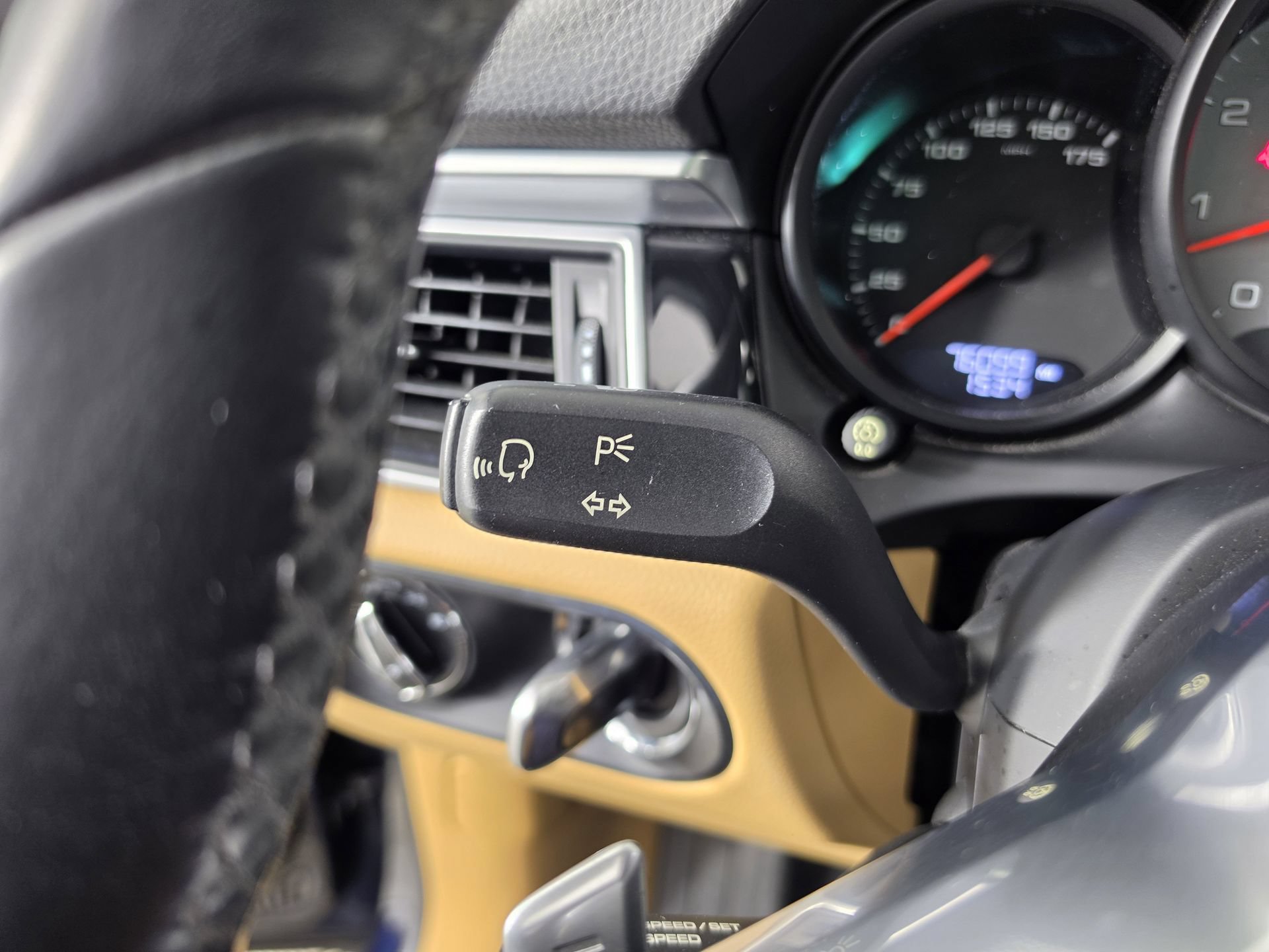 Used 2017 Porsche Macan S AWD/4WD image 26
