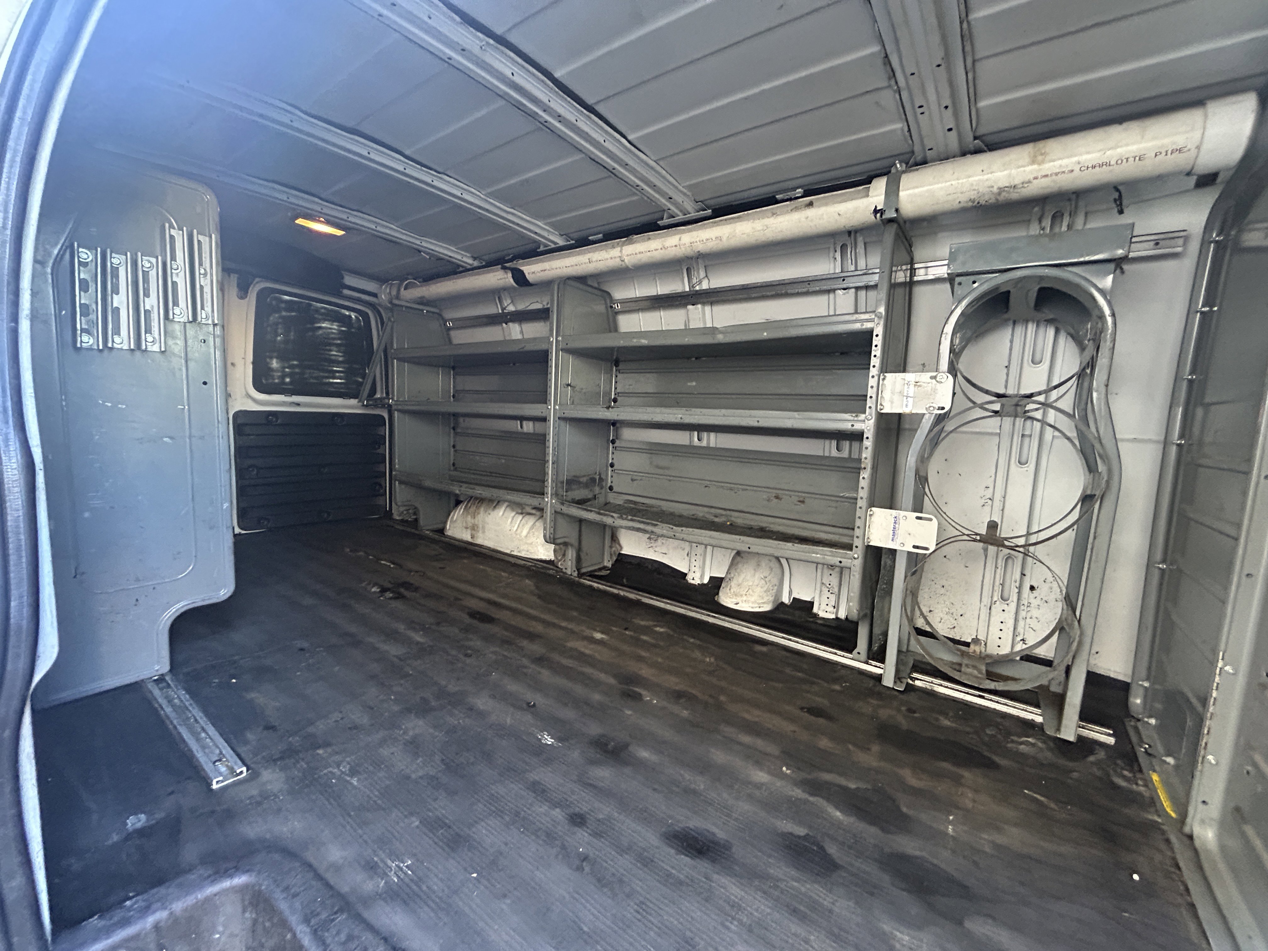 Used 2014 Chevrolet Express 2500 Extended image 9