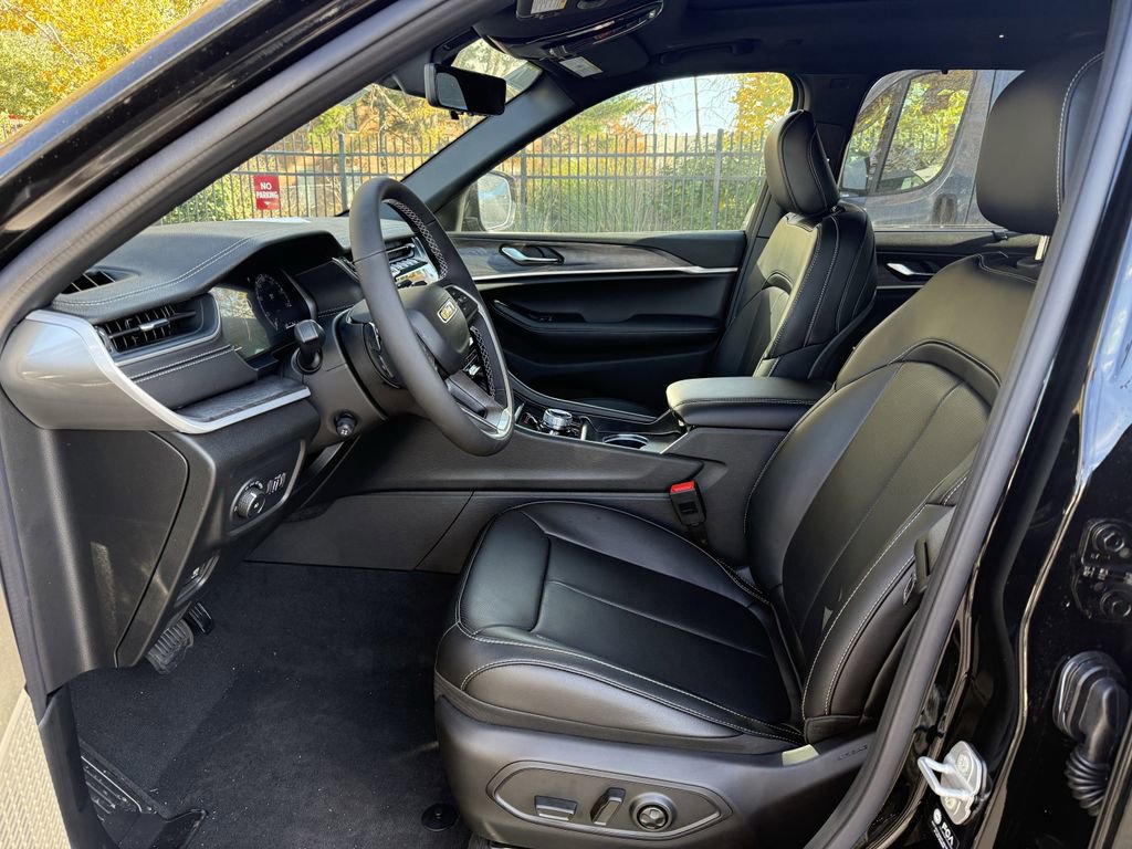 New 2025 Jeep Grand Cherokee L Limited w/ Luxury Tech Group II image 11