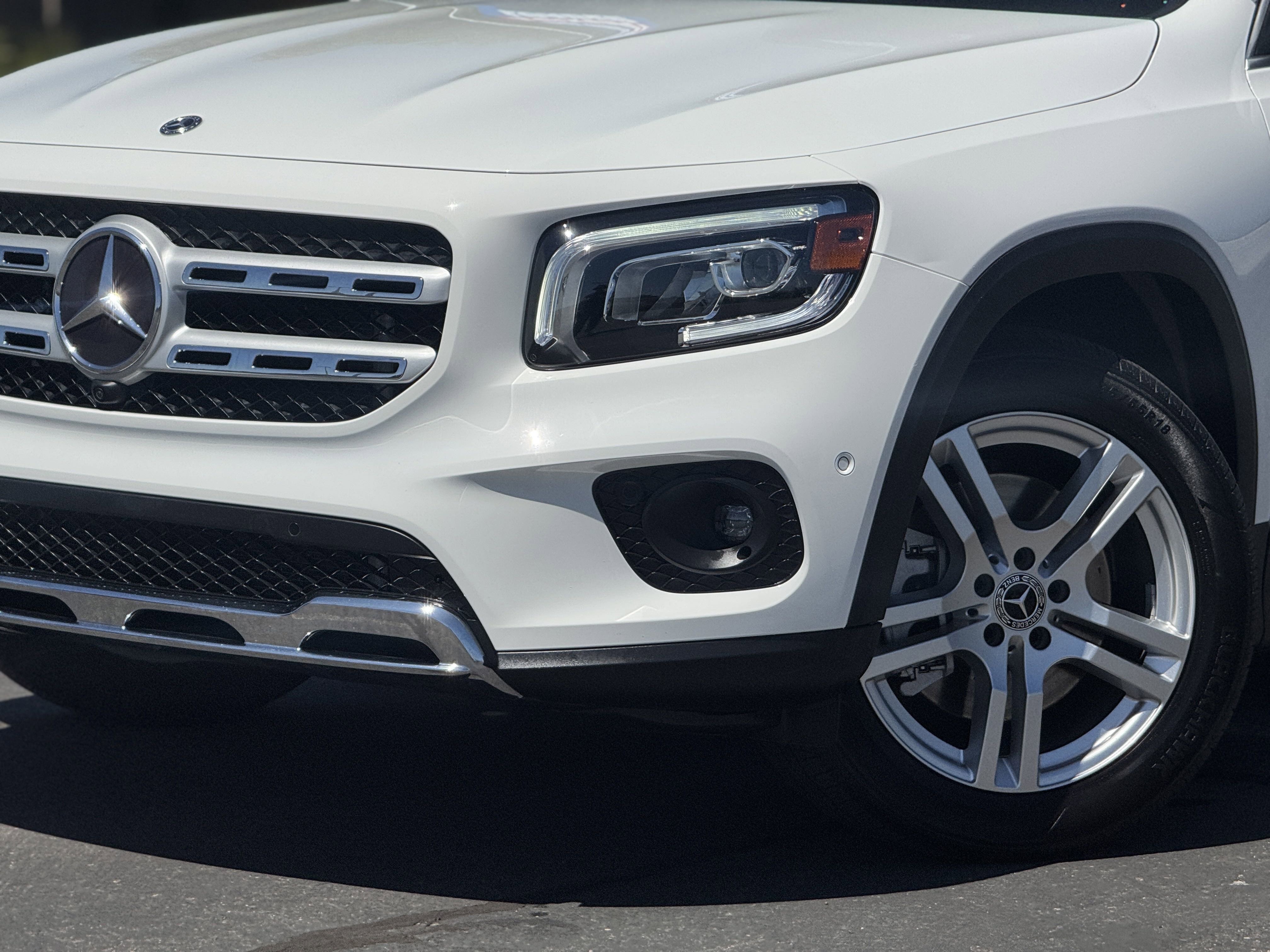 Used 2020 Mercedes-Benz GLB 250 4MATIC image 3