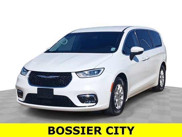 Used 2023 Chrysler Pacifica Touring-L