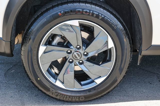 Used 2024 Nissan Rogue SV AWD/4WD image 8