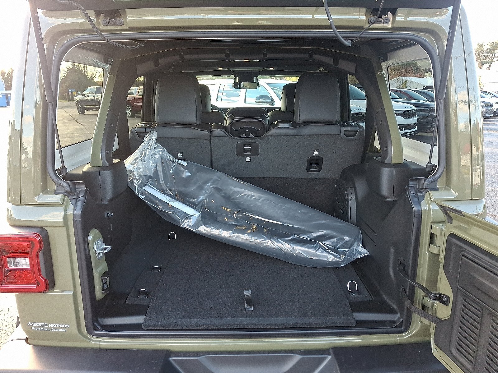 New 2026 Jeep Wrangler Unlimited Sahara AWD/4WD image 22