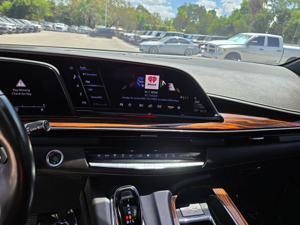 Used 2022 Cadillac Escalade ESV Premium Luxury image 24