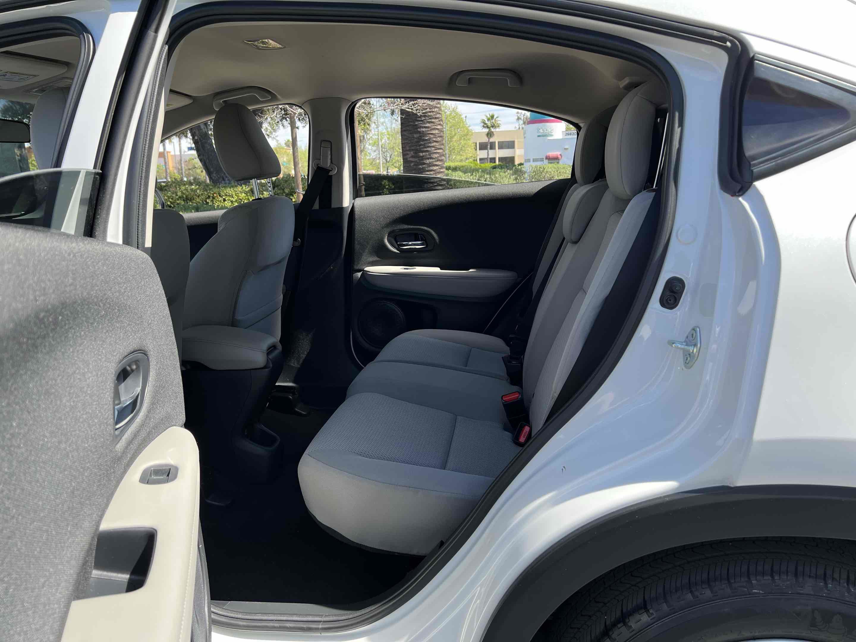 Used 2022 Honda HR-V LX image 40