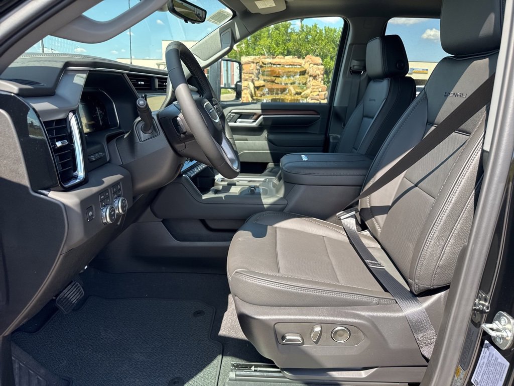 New 2026 GMC Sierra 3500 Denali w/ Denali Reserve Package image 15