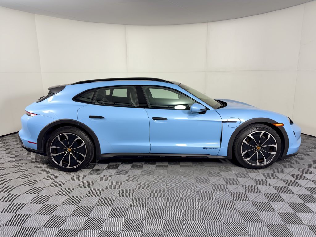 Certified 2022 Porsche Taycan 4 Cross Turismo w/ Premium Package AWD/4WD image 8
