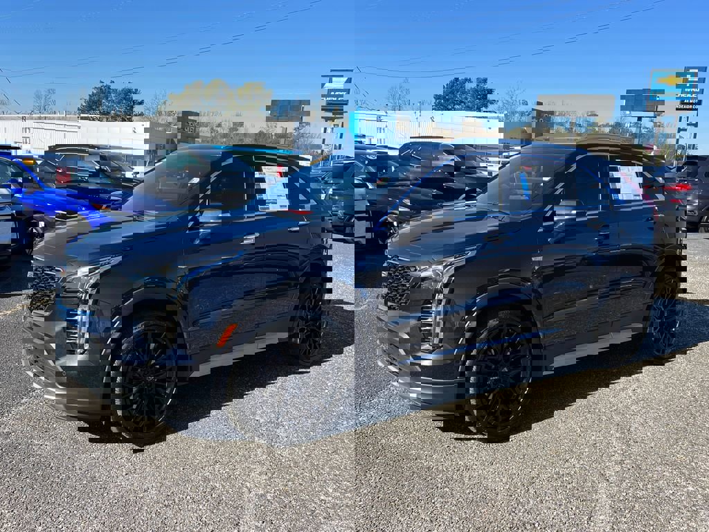 Used 2023 Cadillac XT4 Premium Luxury w/ Enhanced Visibility Package image 2