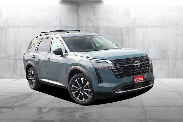 New 2026 Nissan Pathfinder Platinum image 2