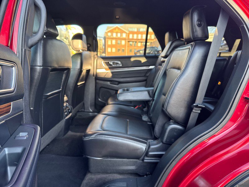 Used 2017 Ford Explorer Limited image 32