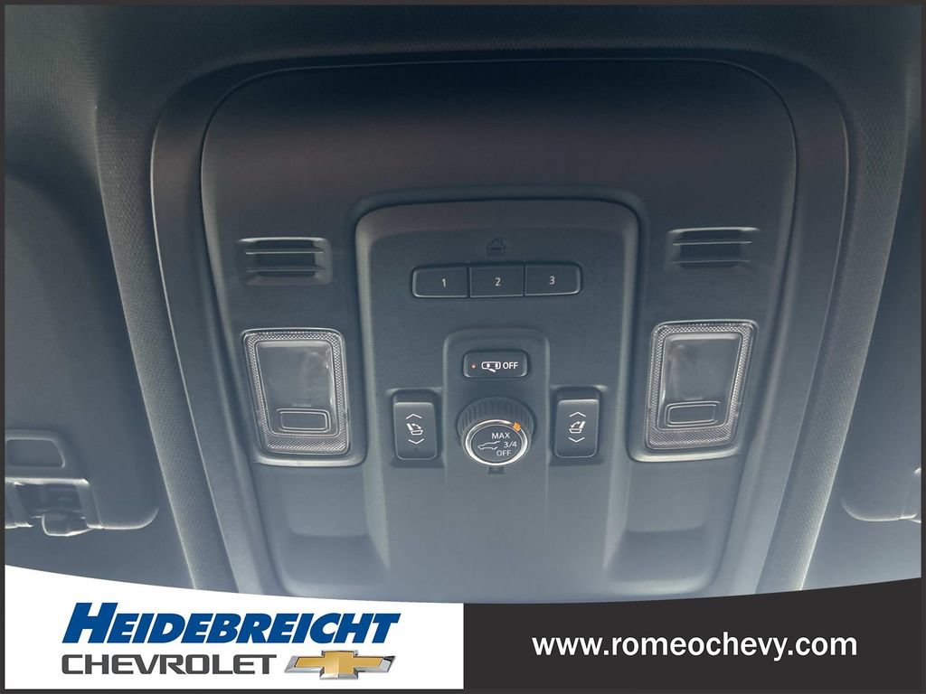 Used 2024 GMC Yukon AT4 w/ Technology Package AWD/4WD image 25