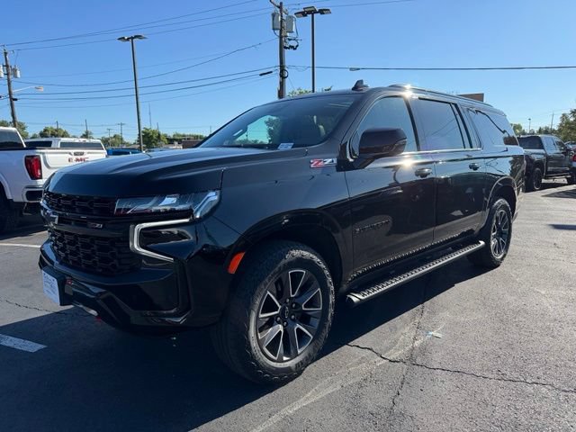Used 2023 Chevrolet Suburban Z71 w/ Luxury Package AWD/4WD image 3