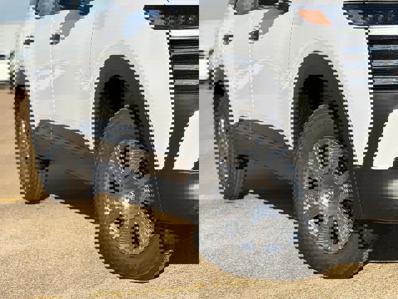 New 2026 Nissan Kicks S image 4