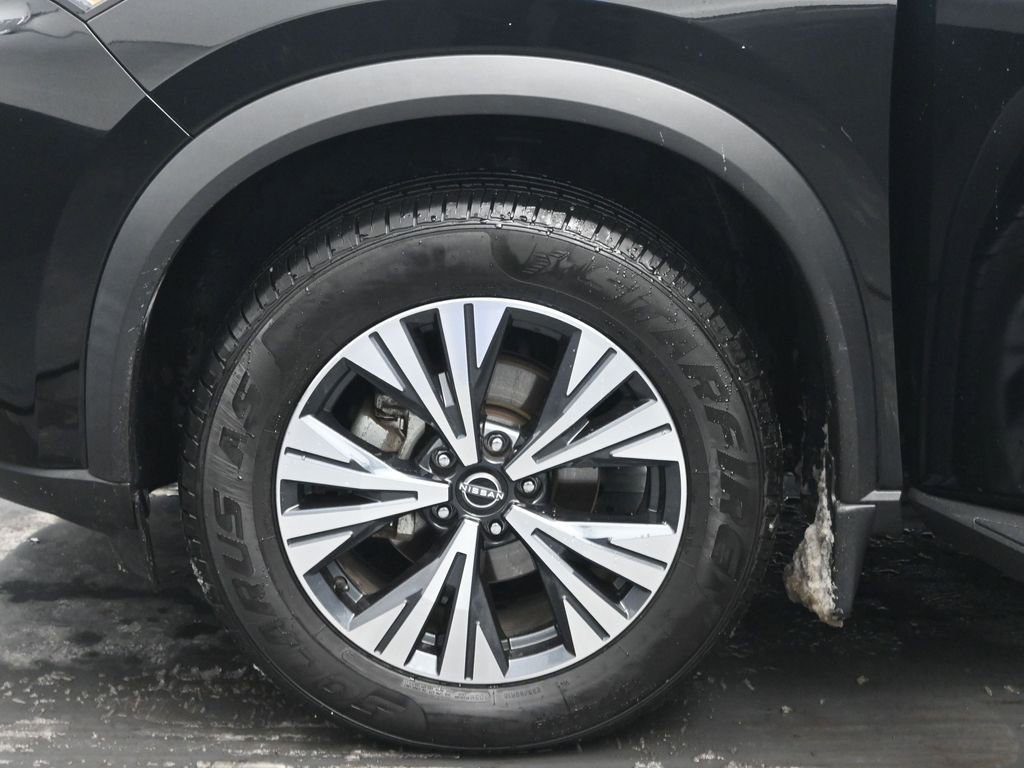 Used 2023 Nissan Rogue SV image 34