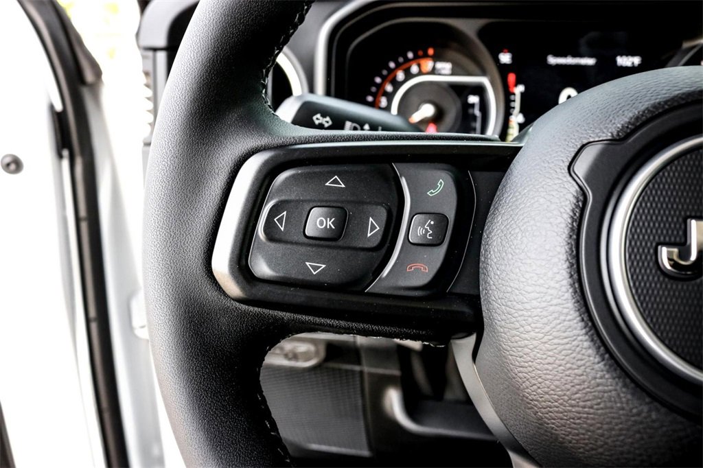 New 2025 Jeep Gladiator Sport w/ Premium Package image 13