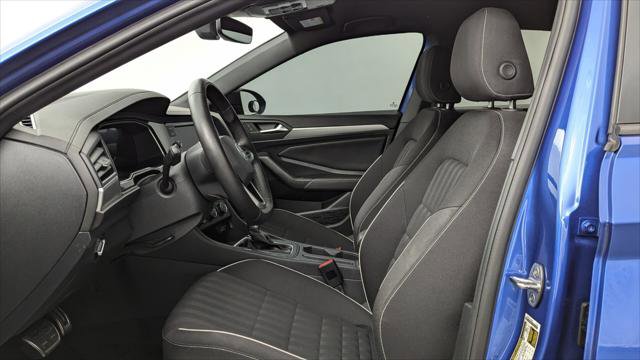 Used 2024 Volkswagen Jetta Sport image 14