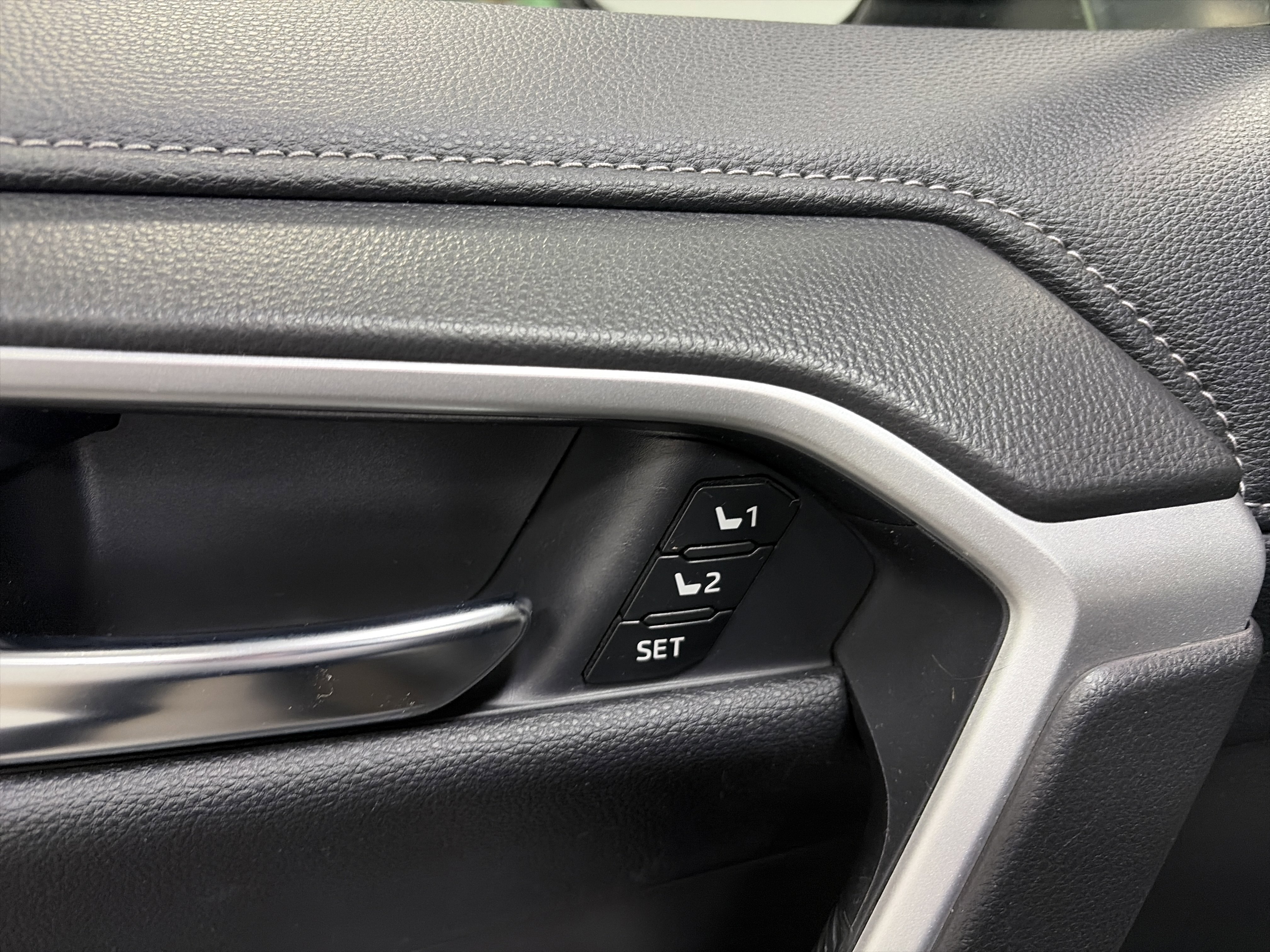 Used 2021 Toyota RAV4 Limited w/ Limited Grade Weather Package image 28