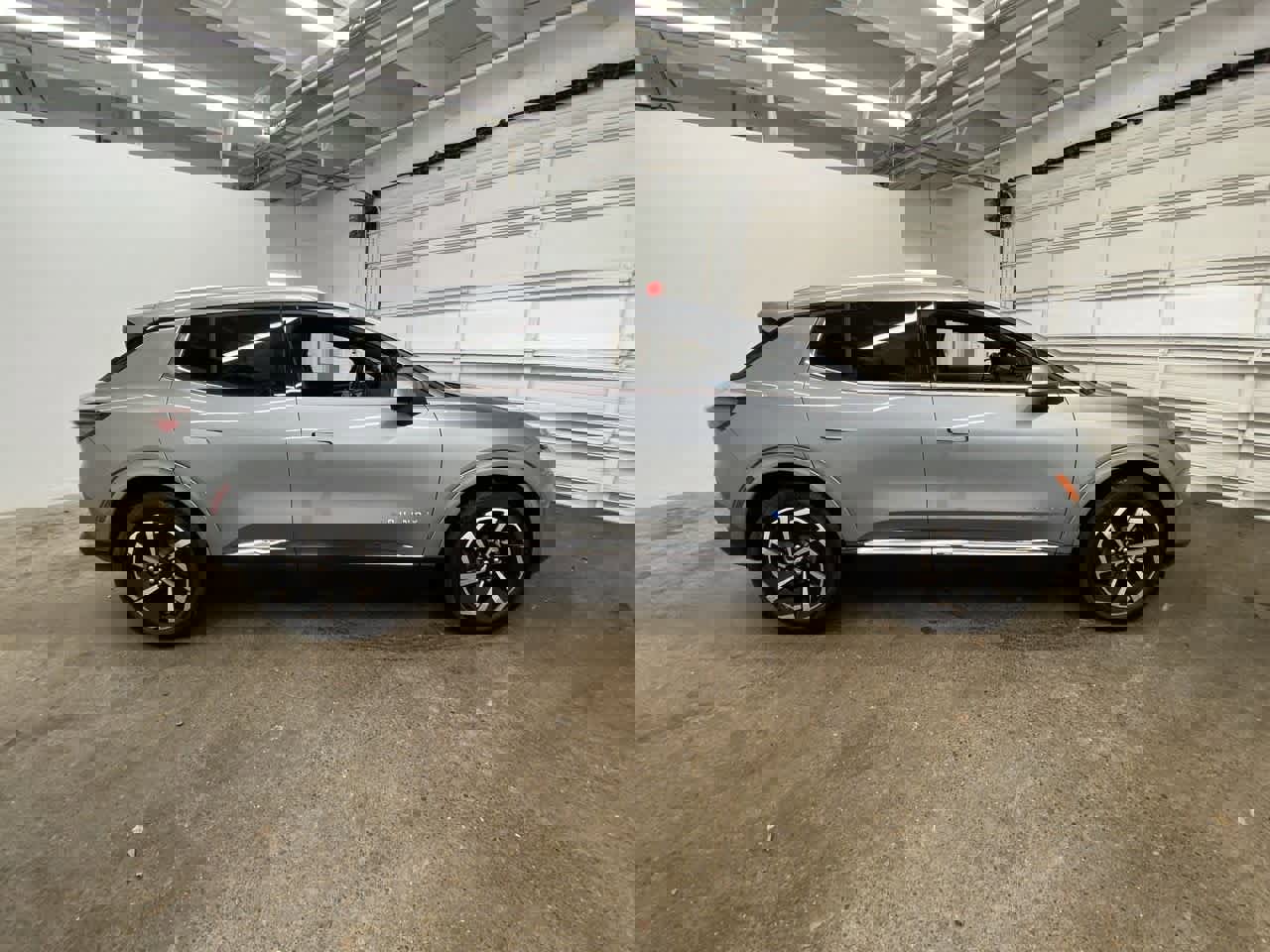 Used 2025 Chevrolet Equinox EV LT w/ Convenience Package image 7