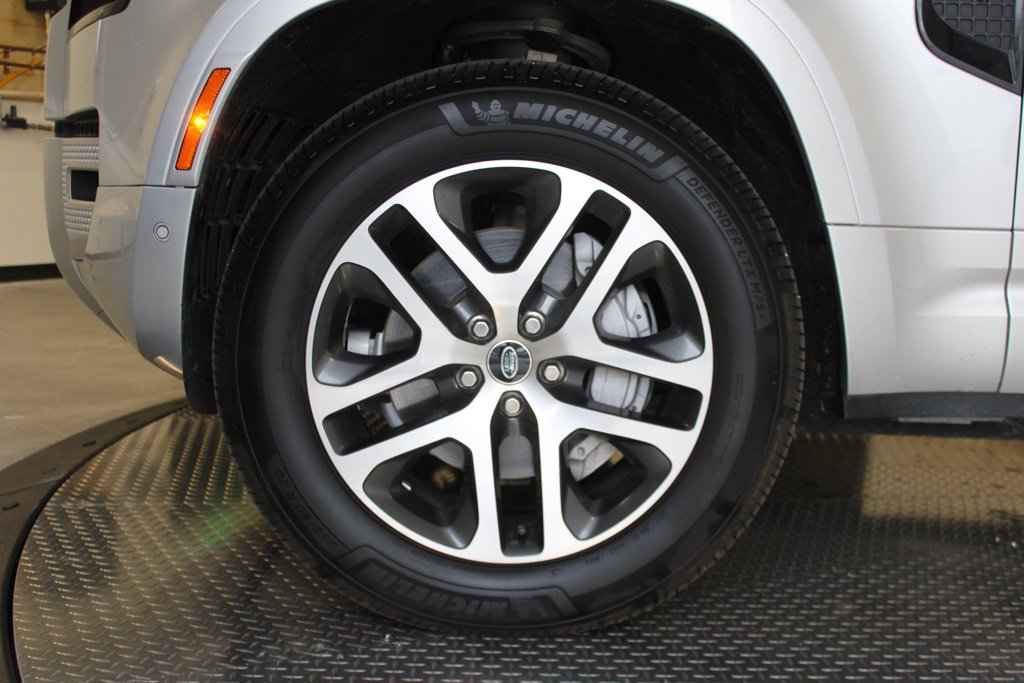 Used 2022 Land Rover Defender 110 XS Edition image 12