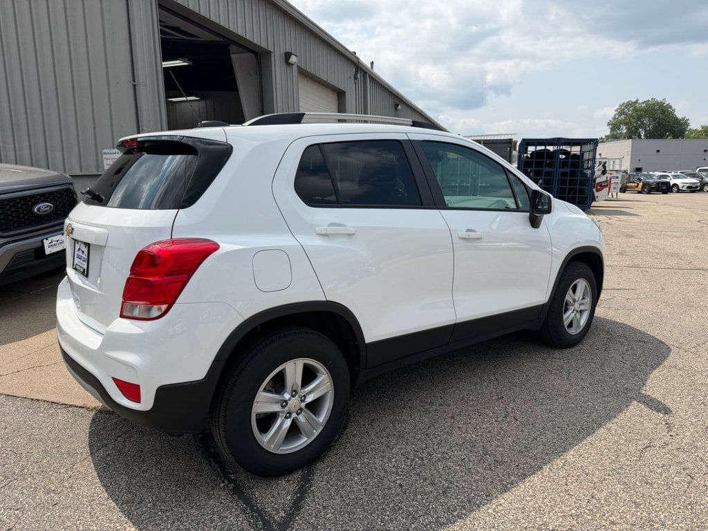 Used 2022 Chevrolet Trax LT w/ LT Convenience Package AWD/4WD image 4