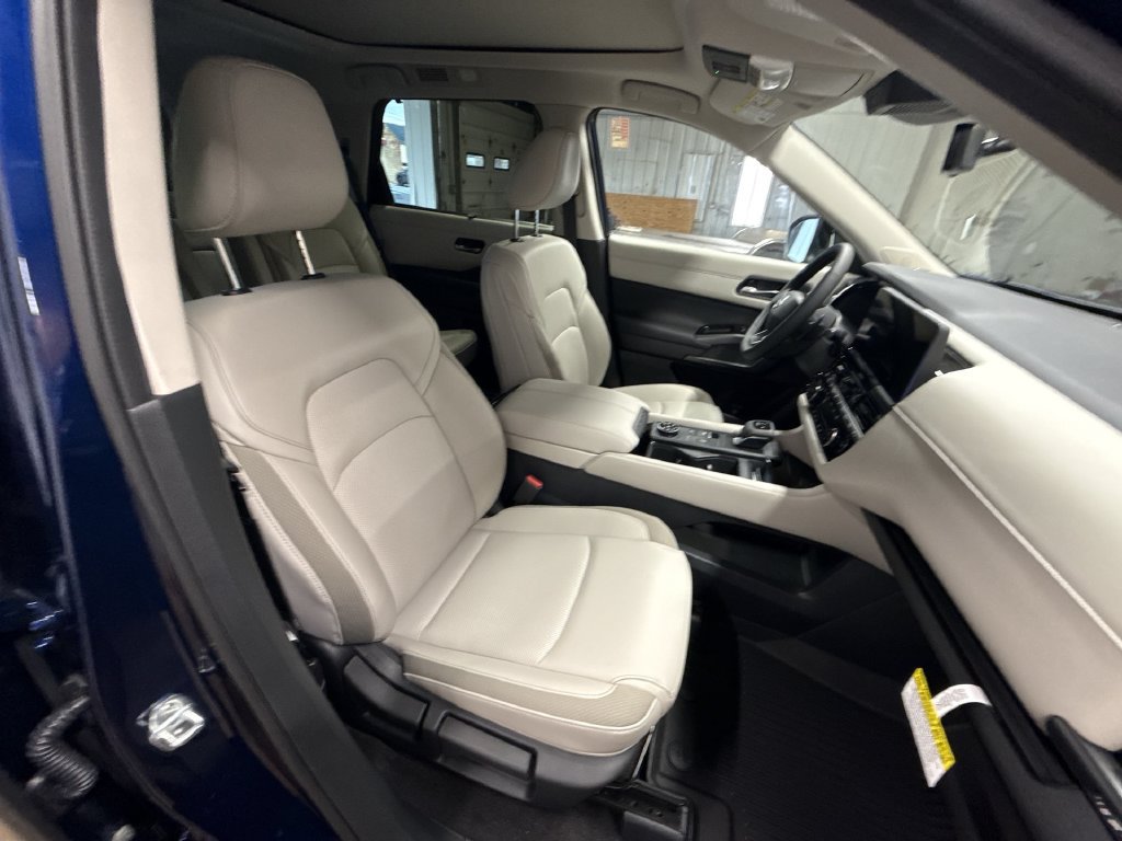 New 2026 Nissan Pathfinder SL w/ SL Premium Package AWD/4WD image 26
