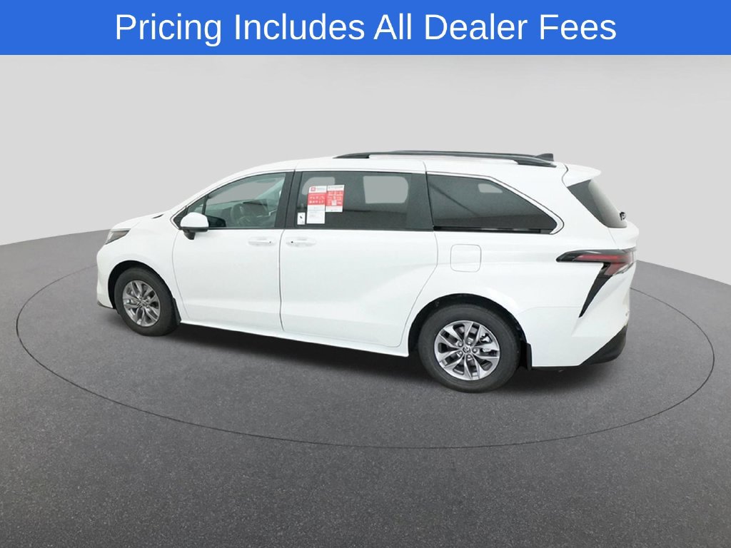 New 2026 Toyota Sienna XLE FWD image 4