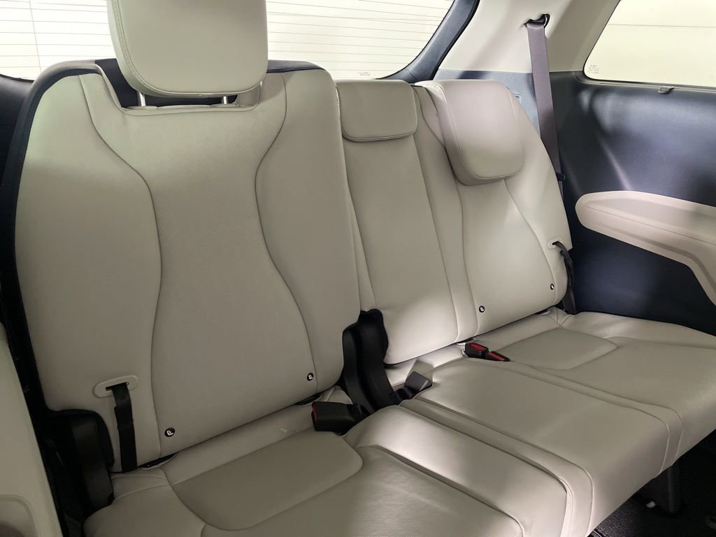 New 2026 Kia Carnival EX image 18