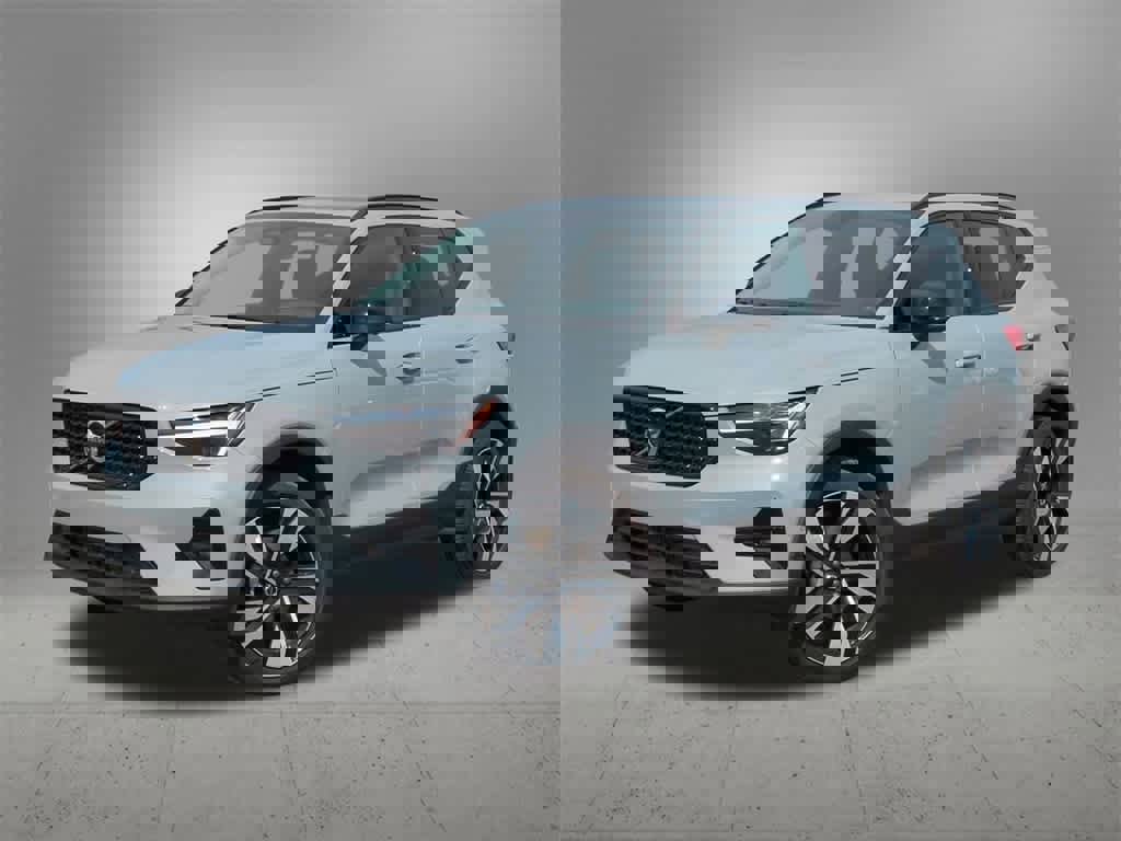 New 2025 Volvo XC40 B5 Plus w/ Protection Package Premier