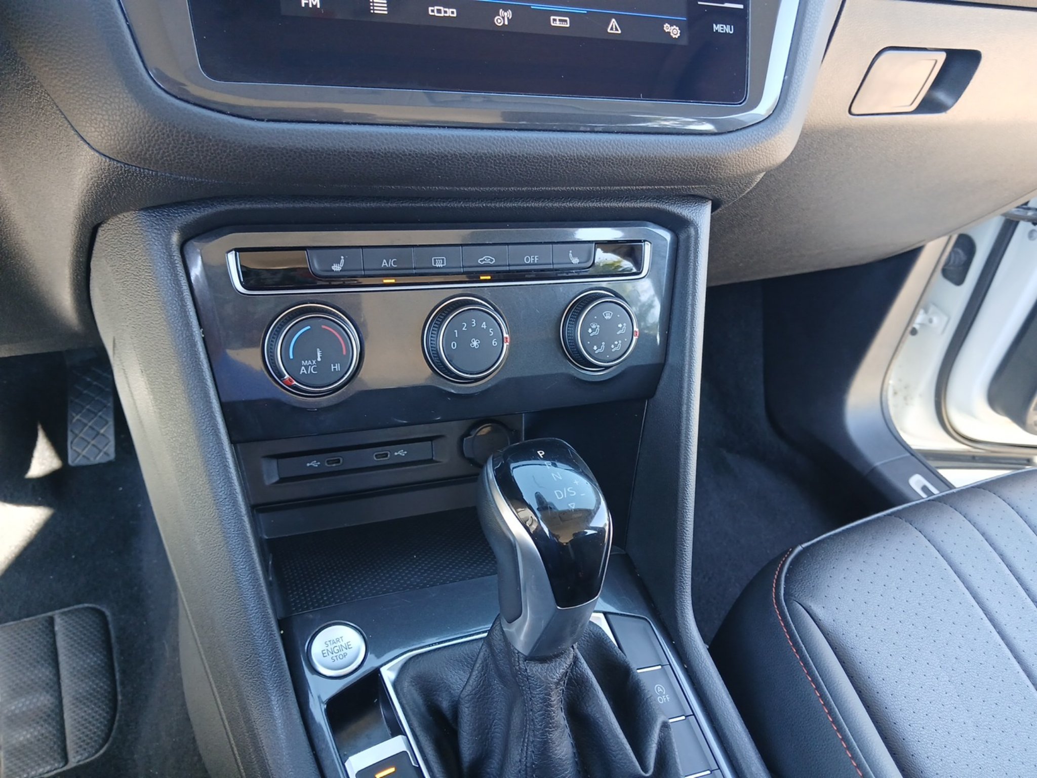 Used 2024 Volkswagen Tiguan Wolfsburg Edition AWD/4WD image 17