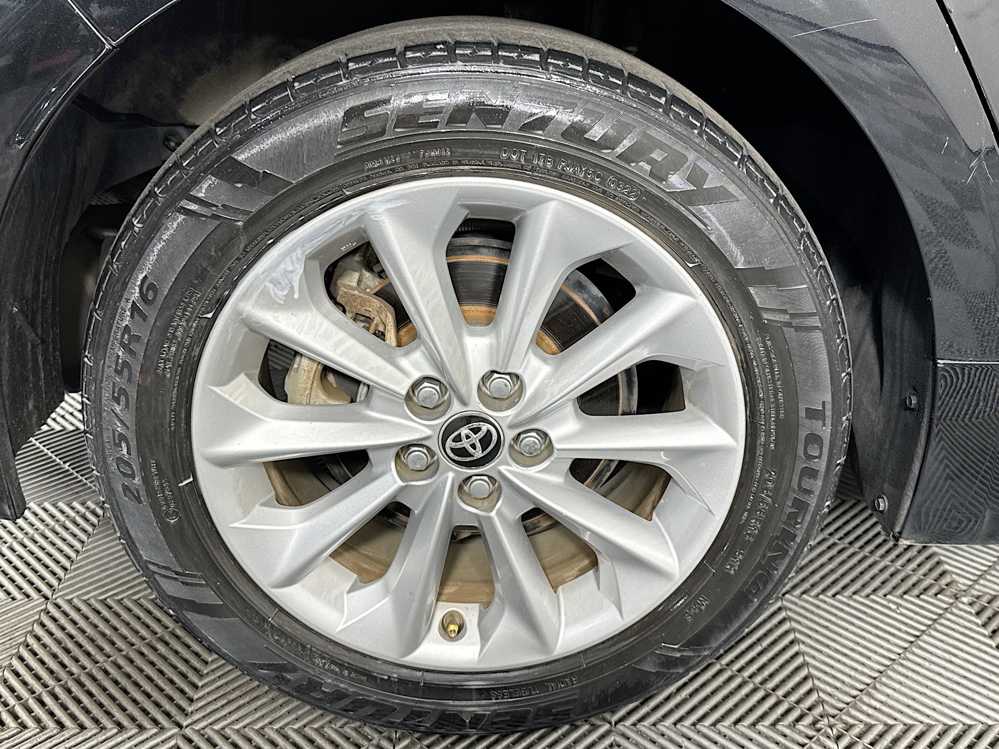 Used 2020 Toyota Corolla LE w/ LE Premium Package FWD image 28